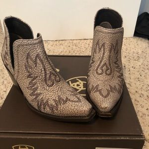 Ariat Dixon booties